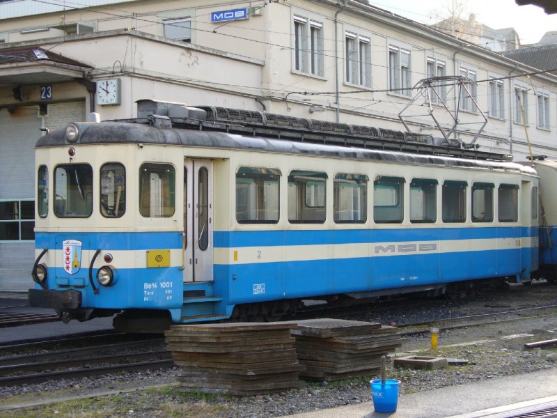 Be 4/4 1001 bei Rangierarbeiten im Bahnhofsareal der MOB in Montreux am 31.12.2006