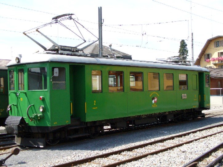 Be 4/4 111 im Bahnhof von Blonay am 30.07.2006