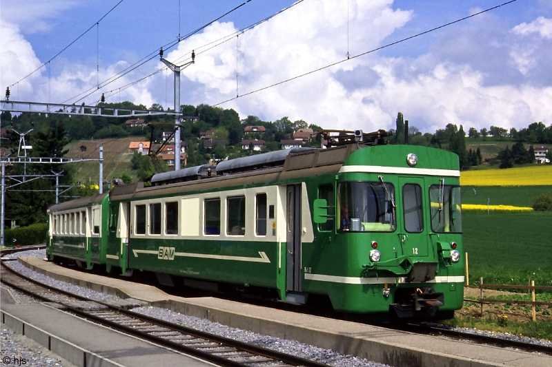 Be 4/4 12 + Bt 52 in Yens (8. Mai 1996)
