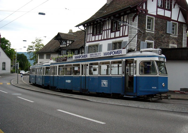 Be 4/4 1428 + B 4 783 am 29.Mai.2006 in Kirche Fluntern.