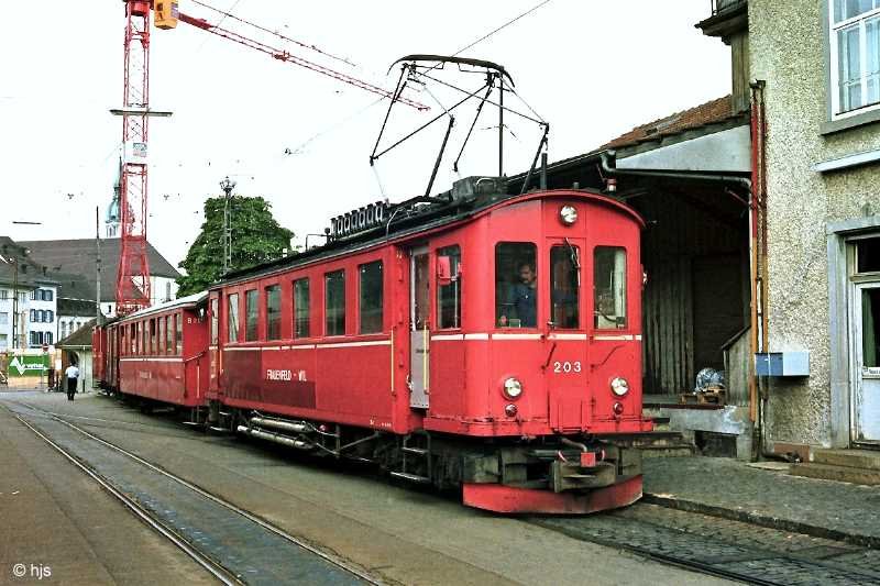 Be 4/4 203 rangiert in Frauenfeld Stadt (5. September 1983)