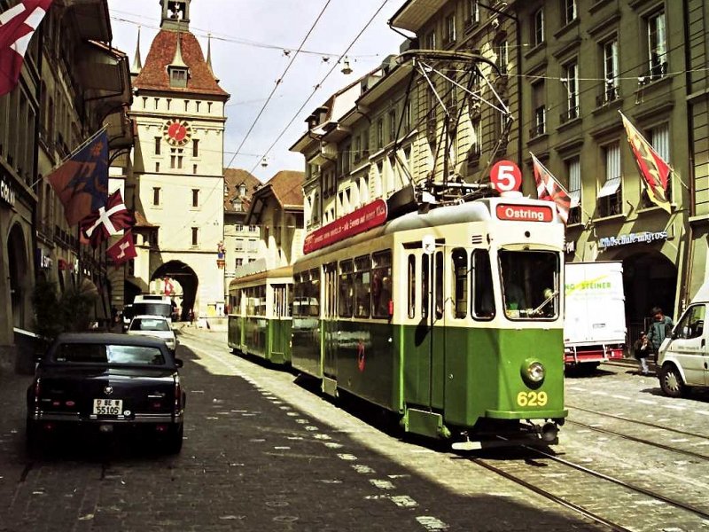 Be 4/4 629 + B 322 auf der Marktgasse (6. Mai 2002)
