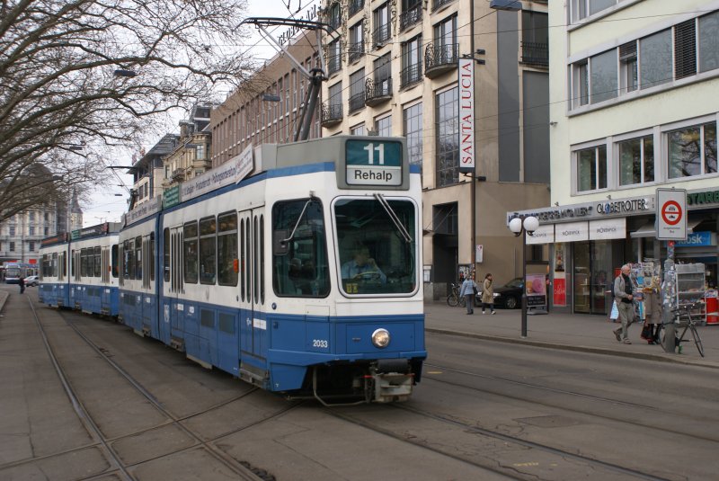 Be 4/6 2033 und Be 4/6 2313 am 9.2.09 zwischen Bellevue und Bahnhof Stadelhofen.