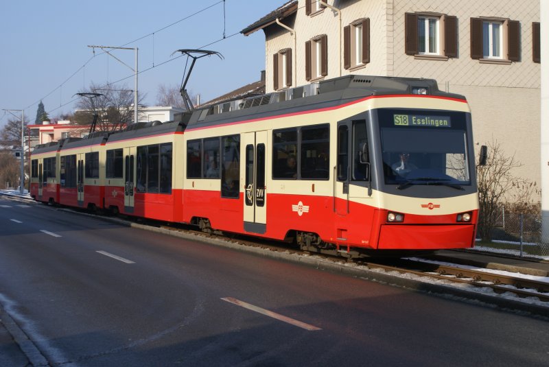 Be 4/6 67 und Be 4/6 68 befinden sich am 15.1.09 zwischen Egg und Esslingen.