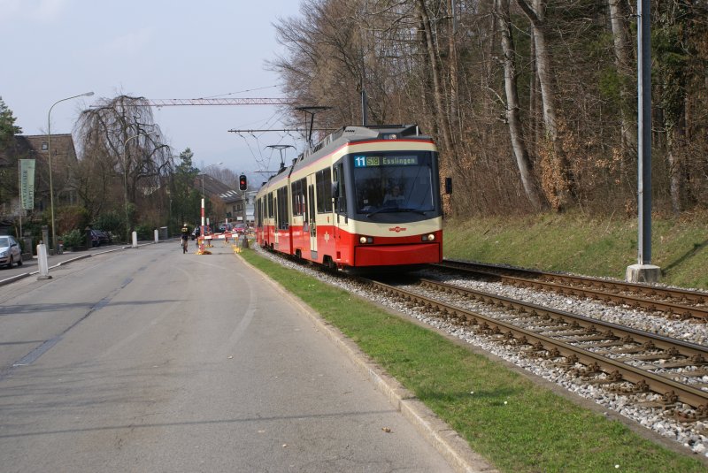 Be 4/6 69 und Be 4/6 68 fahren am 5.4.09 von Rehalp Richtung Waldburg.