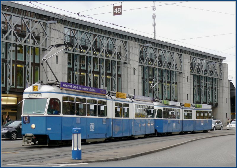 Be 4/6  Mirage  1637 + 1633 vor dem Nordtrakt des Zrcher Hauptbahnhofs. (18.03.2008)