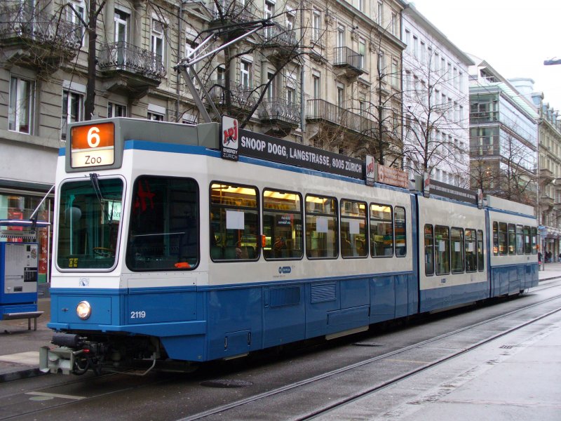 Be 4/8 2119 eingeteilt auf der Linie 6 in der Bahnhofstrasse von Zrich am 21.01.2007