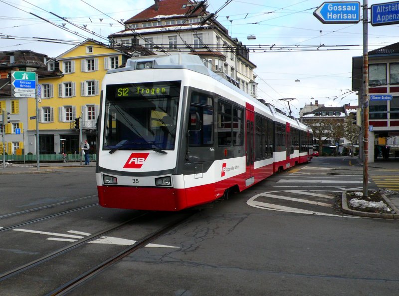 Be 4/8 35 am 02.12.08 beim Schibenertor in St. Gallen.