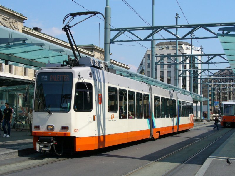 Be 4/8  834 vor dem SBB Bahnhof Genf am 06.05.2007