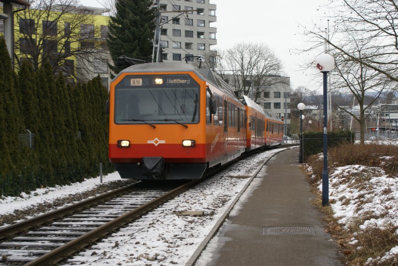 Be 556 527 fhrt am 18.1.09 mit dem B 224 und dem Be 556 528-8 von Binz Richtung Friesenberg.