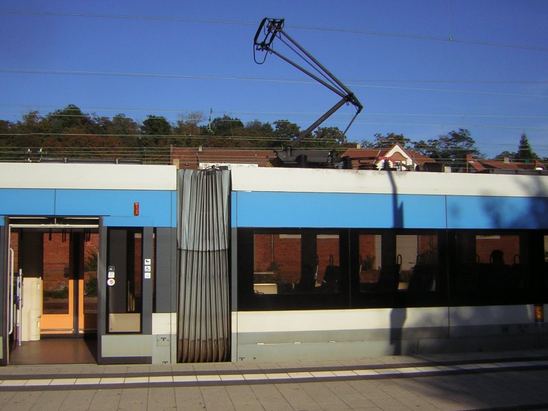 Bei diesem Foto will ich den Strom Abnehmer, sowie den Eingangsbereich der Bahn zeigen. Das Foto wurde am 23.09.2009 aufgenommen.