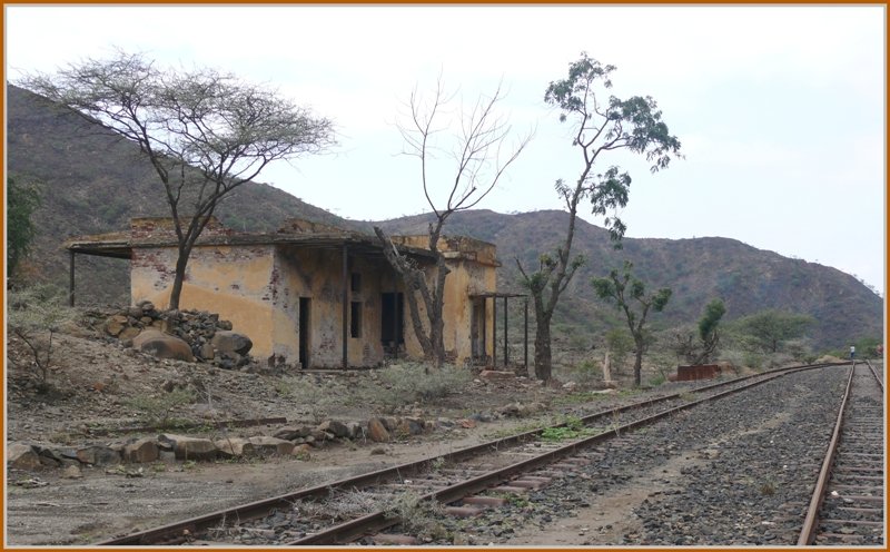 Bei km 42.100 auf 475m /M. und an der hchsten Stelle des bergangs befindet sich diese unbediente Ausweichstelle. (30.10.2008)