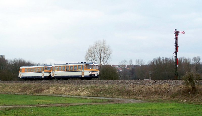 Bei migem Wetter fhrt SWEG MAN VT 27(?) mit VS 142(!) als SWE von Meckesheim nach Aglasterhausen und konnte am 27.02.08 kurz nach Meckesheim festgehalten werden.