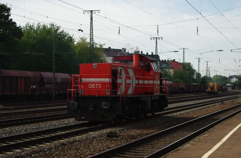 Bei uns zu Hause eher eine Seltenheit, in Kln jedoch zu Hause. Lok DE73 der HGK am 02.09.2009 Lz durch Kln West.