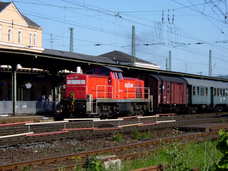 Beim Dampflokfest 2008 in Bebra musste Br 294 770-3 den Sonderzug aus Vienenburg mit ca. 4 Stunden versp�tung nach Bebra bringen. Nachdem die Br 52 ein Brand n�he G�ttingen ausgel�st hat, durfte diese nicht mehr weiterfahren.