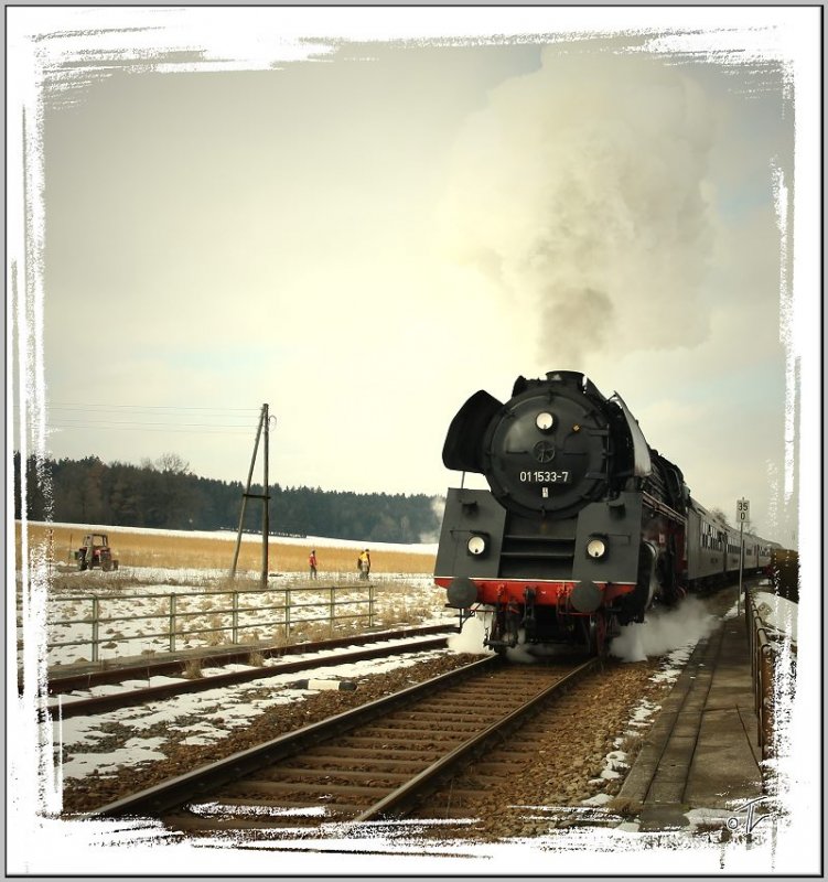 Beim Winterdampf im Hausruck fhrt die Dampflok 01.533 der GEG mit SDZ 16188 von Simbach nach Attnang-Puchheim. 
Gurten 28.2.2009