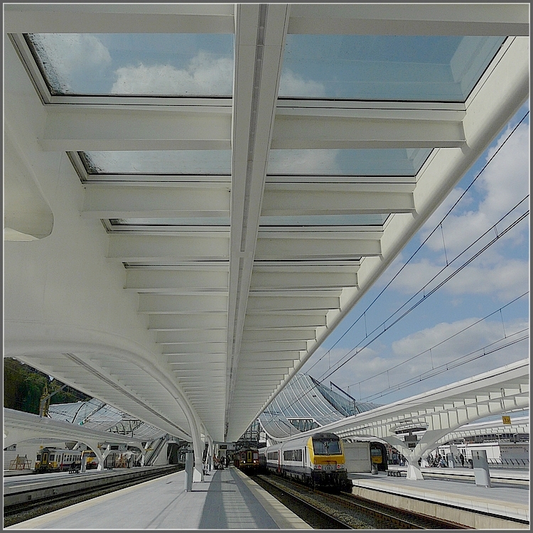Belgische Z�ge im Bahnhof Li�ge Guillemins. 30.08.09 (Jeanny)