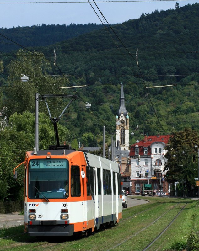 Bereits in neuer Farbe fhrt 254 durchs Lande. Aufgenommen an der Heiligenbergschule.