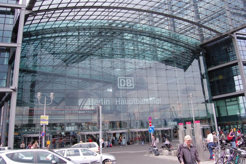 Berlin - 03.08.2007: Hauptbahnhof, Auenansicht (Reichstagsseite)