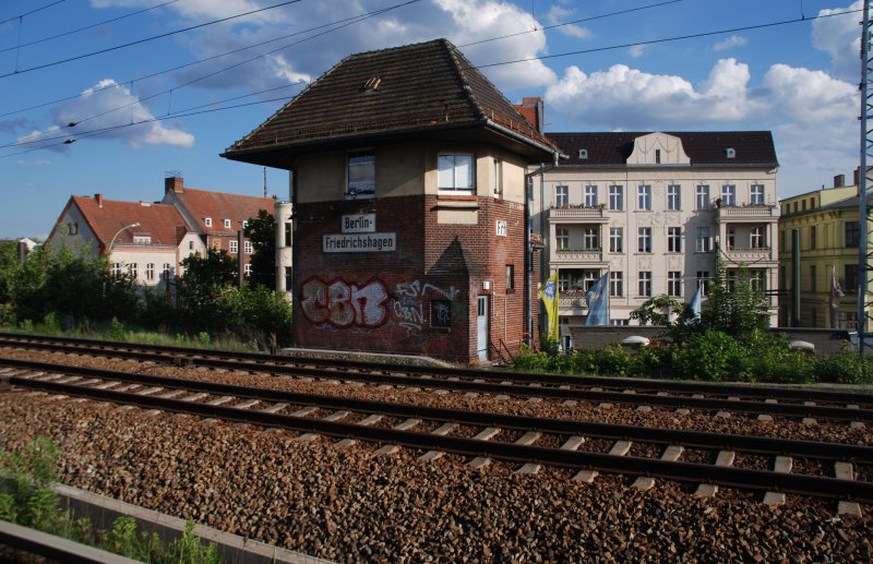 BERLIN, 24.05.2009, am S-Bahnhof Friedrichshagen