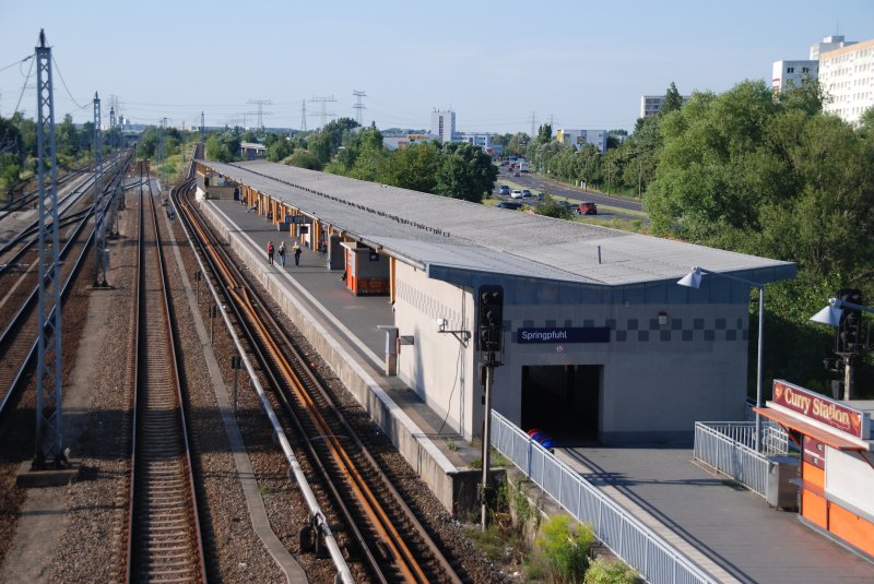 BERLIN, 27.07.2009, S-Bahnhof Springpfuhl
