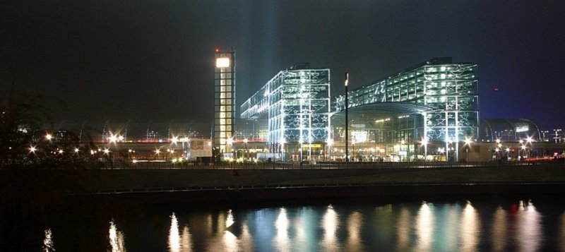 Berlin Hauptbahnhof bei Nacht (Nov 2007)