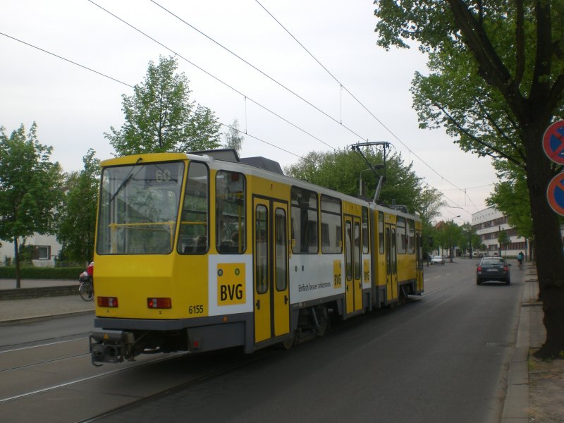 Berlin: Straenbahnlinie 60 nach S-Bahnhof Adlershof an der Haltestelle Kpenick Brandenburgplatz.