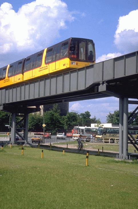 Berlin,M-Bahn 1984-1991 Sreckenfoto (1988) zwischen Bhf.Kemperplatz und Bhf.Bernburger Strasse