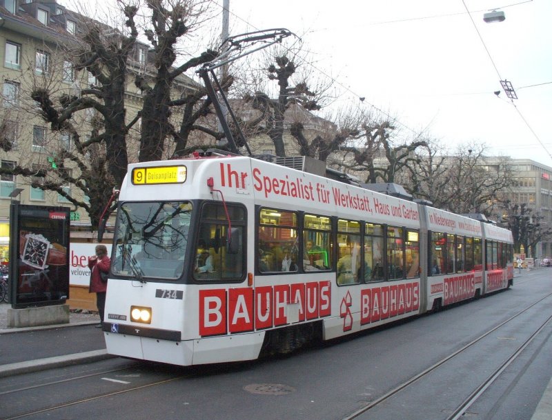 Bern mobil - Tram Be 4/8 734 mit Vollwerbung unterwegs auf der Linie 9 Guisanplatz am 21.02.2008