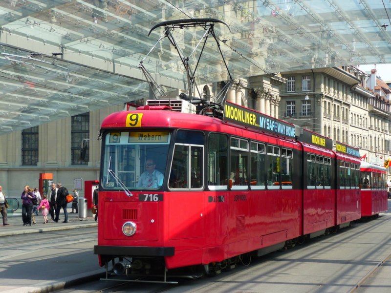 Bern mobil - Tram Be 8/8 716 unterwegs auf der Linie 9 in Bern am 14.04.2008
