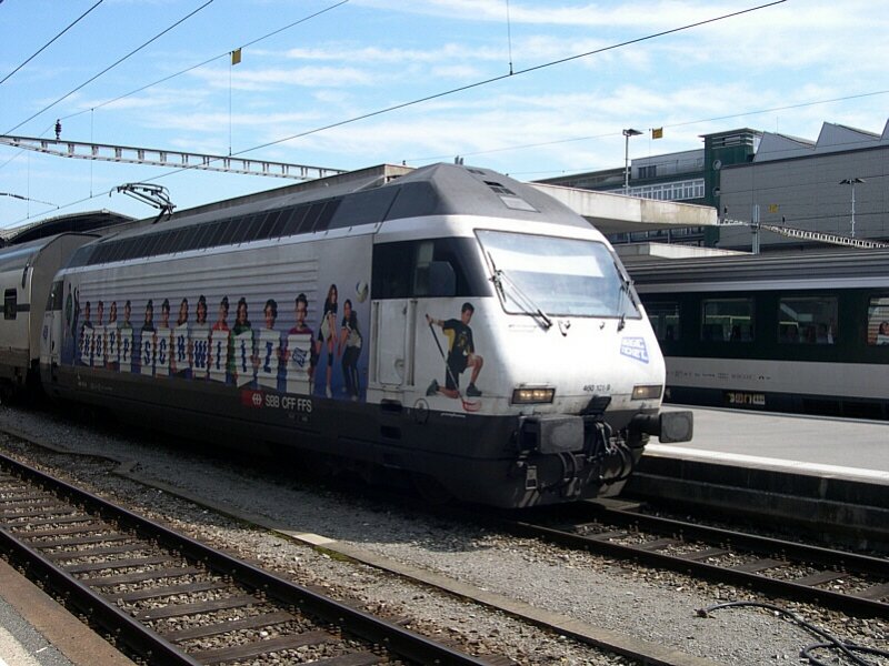 Berner Oberland 2007 - Nun, Luzern liegt nun nicht wirklich im Berner Oberland, das Bild gehrt lediglich zur Serie. Bevor wir ins Verkehrshaus gehen, konnten wir am 23.07.2007 die SBB Re 460 101-9  Bzberg  vor ihrem IR 2332 nach Zrich Flughafen ablichten. Verkehrshaus? Bei diesem Wetter? Nun, der Kollege Bucheli vom Schweizer Fernsehen sagte eigentlich nass von oben an.