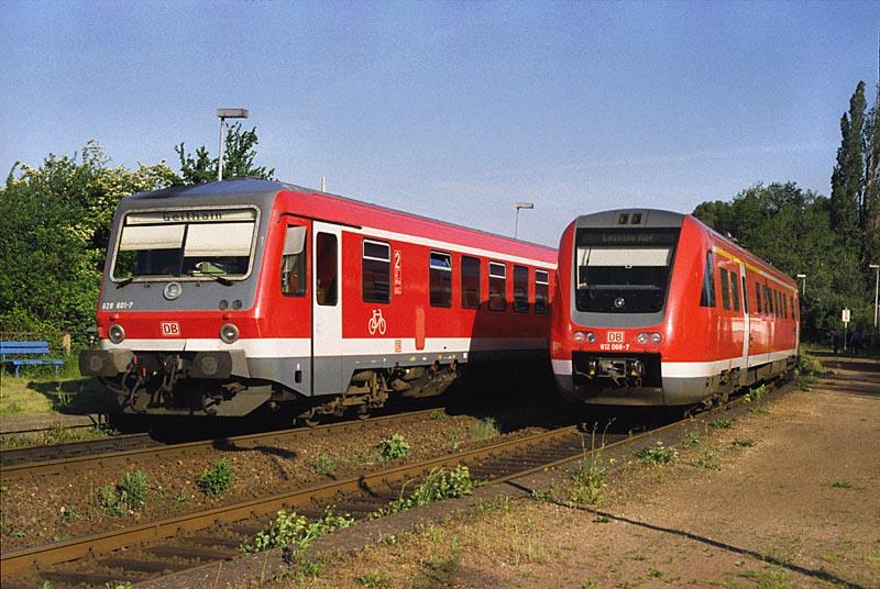 Bf Engelsdorf Werksttten, 628 601 nach Geithain, 612 069 nach Leipzig Hbf.
Sommer 2002
