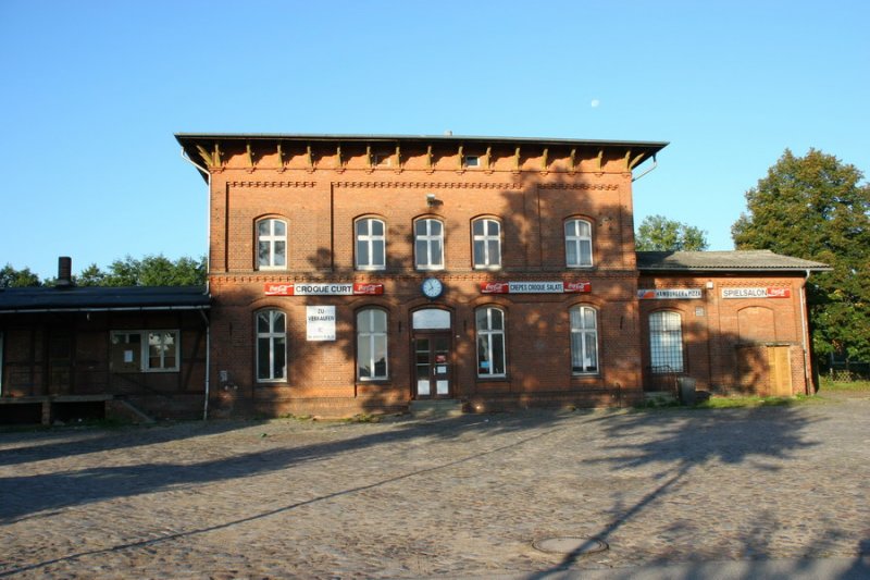 Bf. Hagenow Stadt. Ansicht vom ZOB. 09/2006
