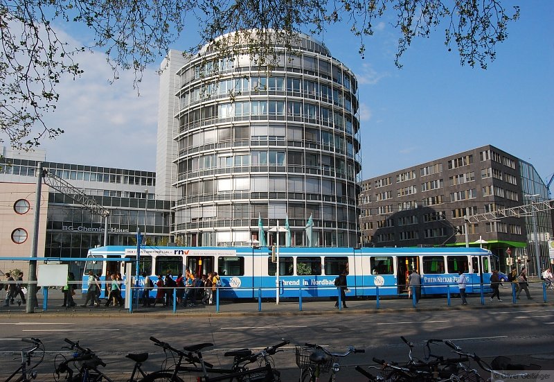 BG-Chemiehaus mit wechselnden Akteuren (IV). (14. April 2009, 17:04)