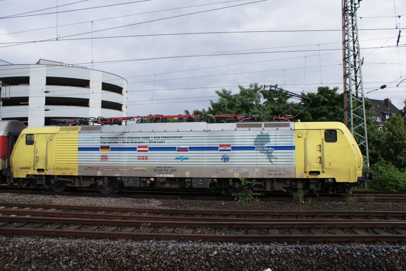 Bild 800: Seitenansicht der ES 64 F4-020,die den ARZ 13313 nach Verona am 20.07.2008 au dem Dsseldorfer Hbf zieht