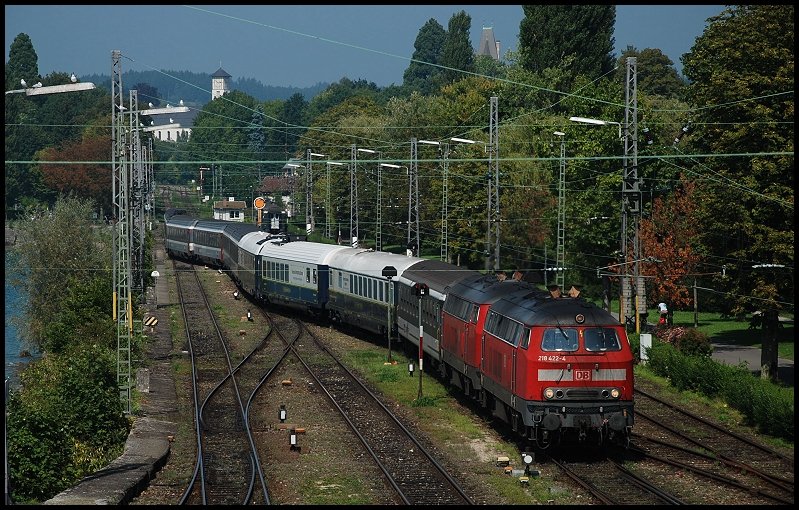 (Bilderserie vom Bb.de-Treff am 30.August 2008.) Zwei 218er bei der Einfahrt in Lindau.