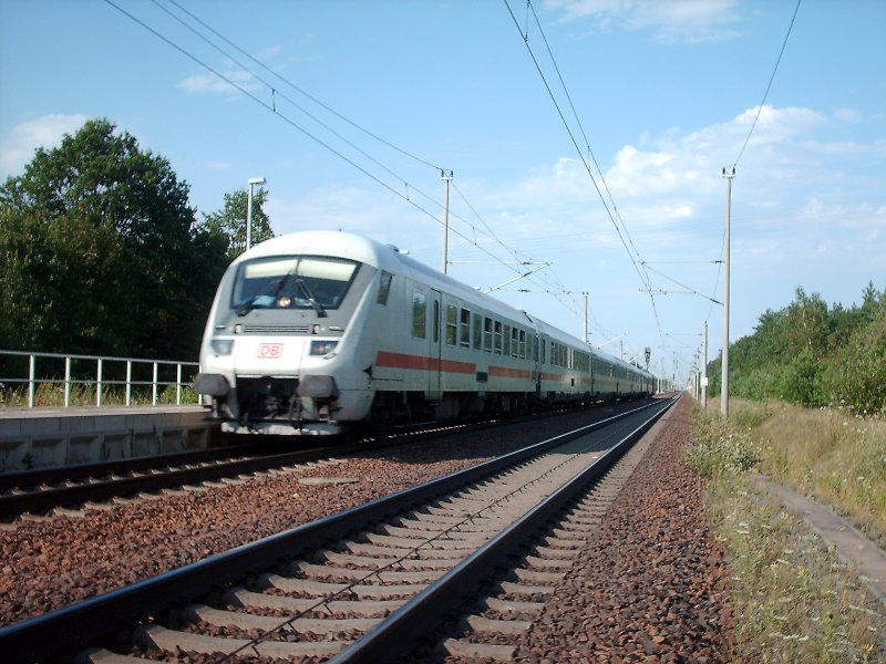 Bimdzf Steuerwagen des InterCity 2452 von Stralsund nach Eisenach am 16.07.2007. Die Lok, die hinten schiebt, ist 101 003-2[or].