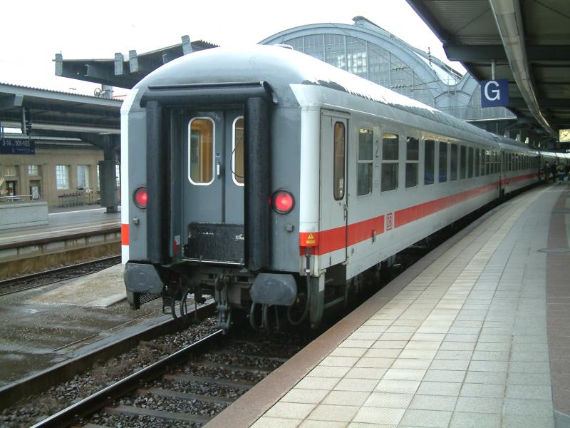Bimz am Ende eines WJT-Sonderzuges. (Karlsruhe Hbf)