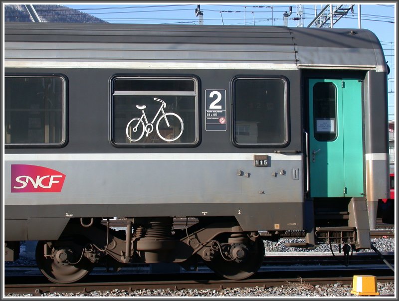 Bis zu Inbetriebnahme des TGV Est im Juni 2007, verkehrt noch ein Nachtzug von Chur nach Paris mit franzsischen Sitzplatz-, Schlaf-und Liegewagen. Ab Juni verschwindet dieser letzte Nachtzug aus Chur. (20.02.2007)