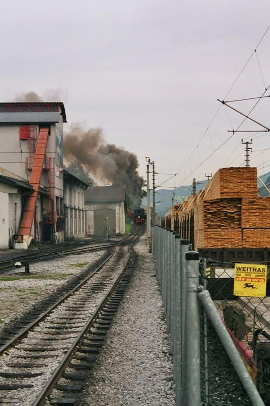 Bitte neue Kategorie sterreich/Zahradbahn/Achenseebahn
Achenseebahn Lok 3 Bei der Fahrt nach Seespitz Achensee ber Eben bei der Ausfahrt aus Jenbach.