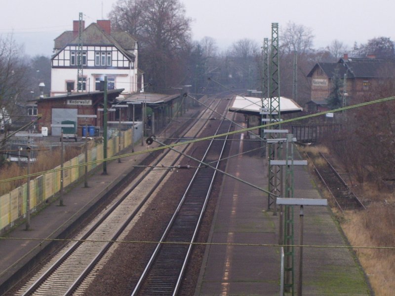 Blick auf den Bahnhof Niederwalluf aus Richtung Wiesbaden; 14.01.2008 