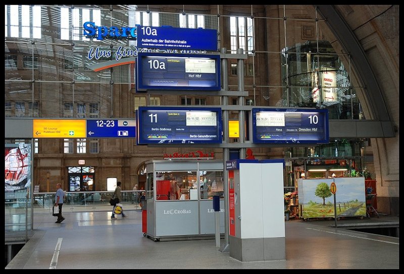 Blick Auf Die Zugzielanzeiger Im Bahnhof Leipzig-Hbf 11.08.07