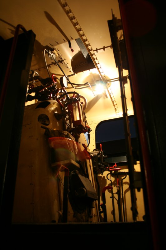 Blick auf den F�hrerstand der 92.2271 des Martinsberger Lokalbahnvereins. Das Foto wurde im Zuge der langen Nacht der Museen am 03.10.2009 in Zwettl.