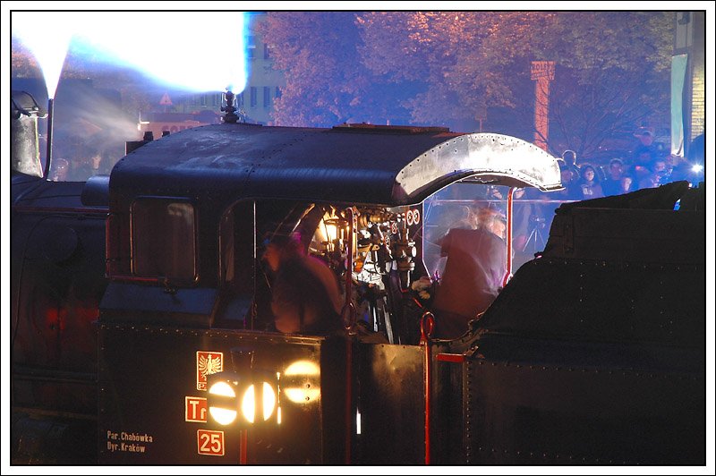 Blick auf den Fhrerstand der Tr12-25. Wolsztyn am 2.5.2008.