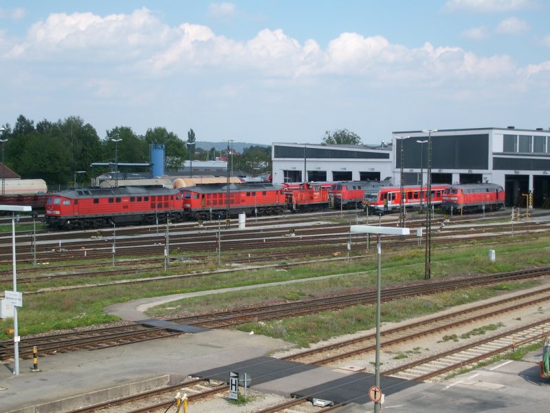Blick auf Loks vor dem BW der Sdostbayernbahn, Mhldorf 27.8.2007