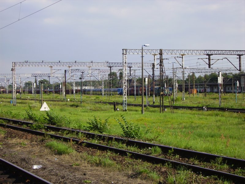 Blick auf das Rangiergelnde des Bahnhofes Kedzierzyn Kozle im Sommer 2005.