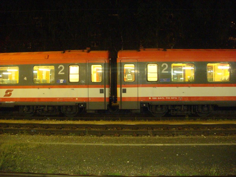 Blick auf den Wagenpark des ET 4010.007 am 22.09.2007 in Salzburg Hbf.
