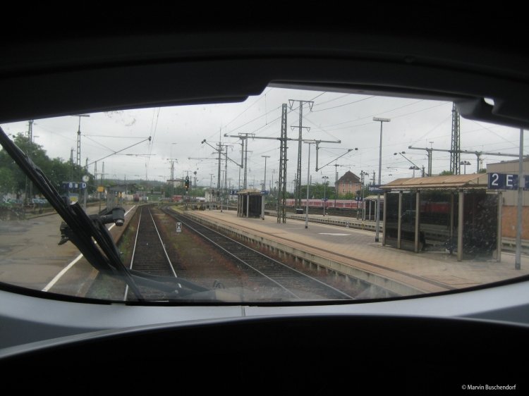 Blick aus dem F�hrerstand nach der ICE Taufe in Singen.