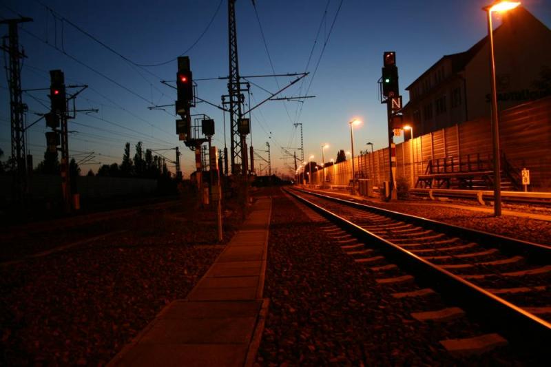 Blick vom Bahnhof Berlin Spandau in Richtung Nauen / Wustermark. aufgenommen am 18.08.2005