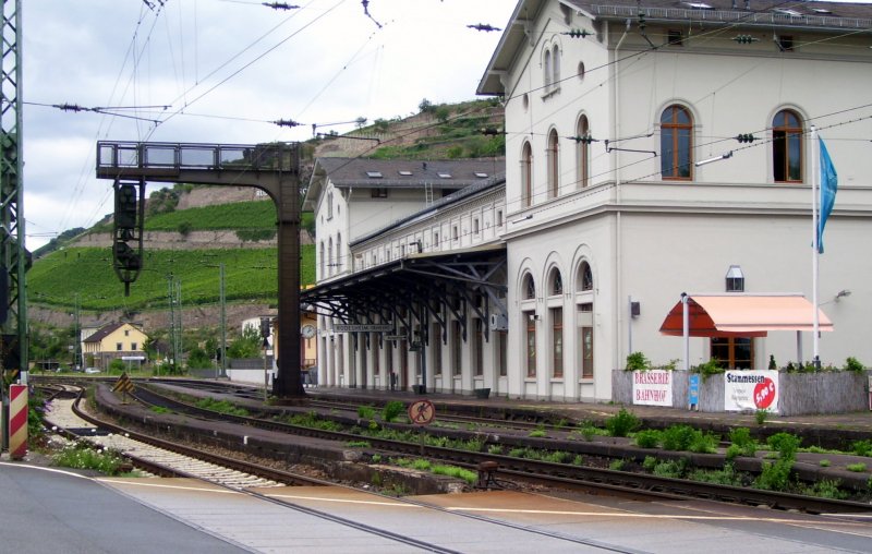 Blick in den Bahnhof Rdesheim am 24.07.2007.